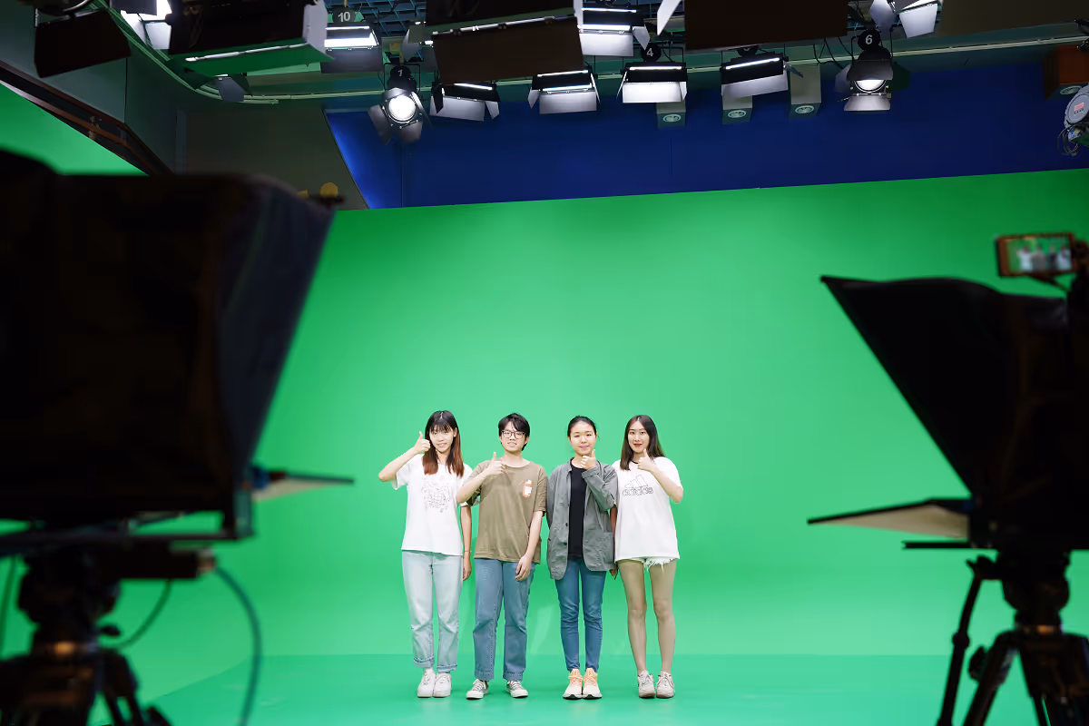 新传工作室演播厅